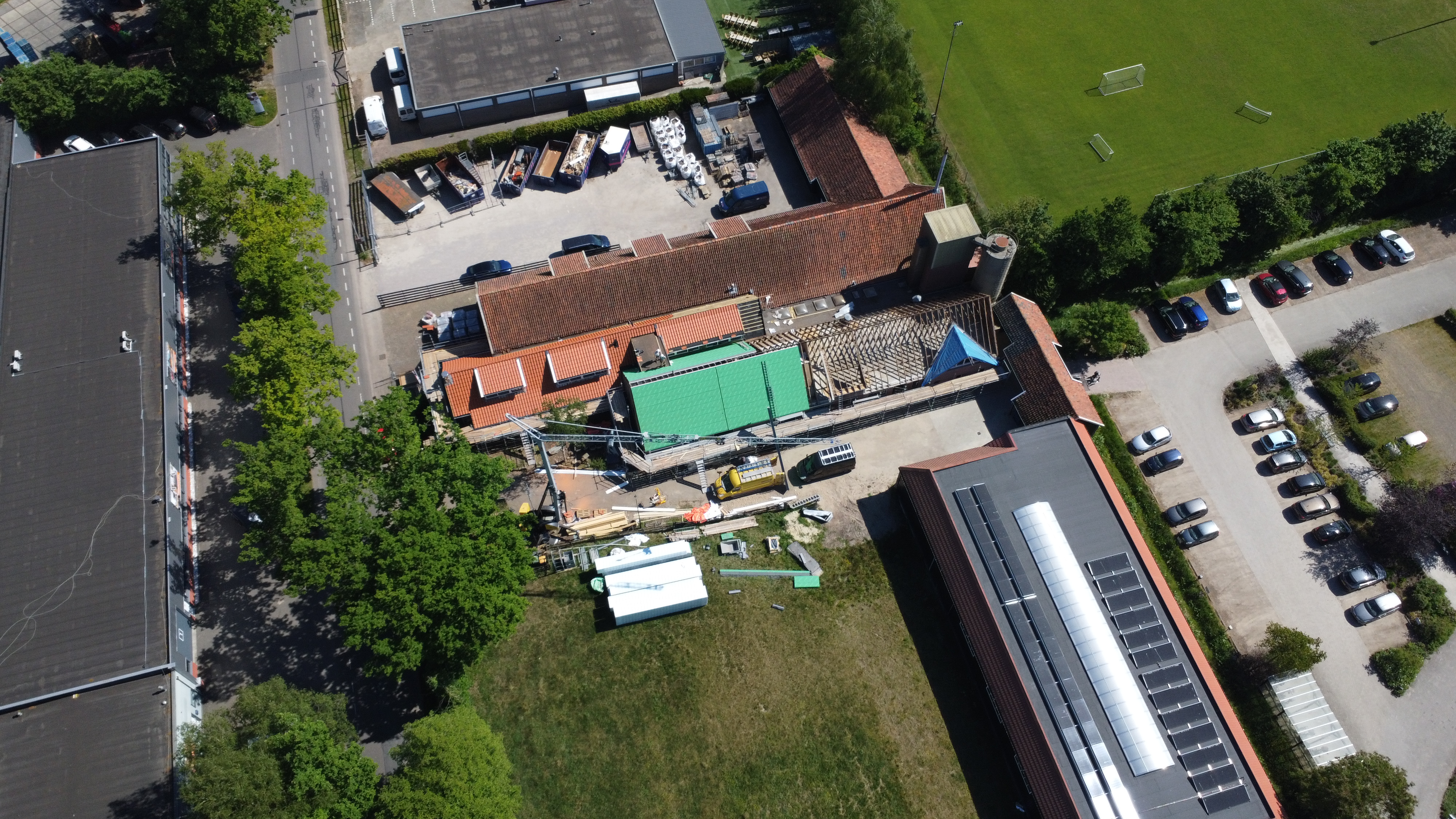 Restauratie en verduurzaming hellend dak en dakkapellen Weerselo fase 1 foto